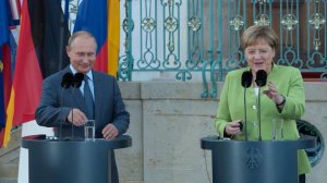 «Пошли, пошли!»: Меркель по-русски пригласила Путина в свою резиденцию