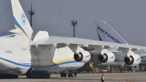 Boeing идёт навстречу, чтобы помочь изготовителю самого большого в мире самолета