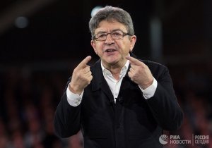 Лидер французской партии обвинил Европу в подготовке к войне с Россией