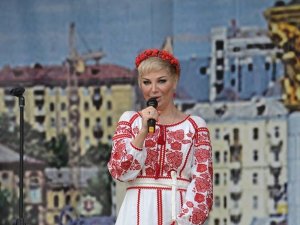 Украинские патриоты угрожают расправиться с Максаковой