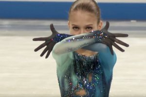 14-летняя Александра Трусова впервые в истории женского фигурного катания исполнила четверной лутц