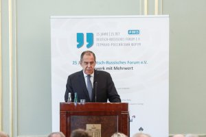 Россия продолжит уничтожать фабрики по производству оружия в Идлибе - С.В. Лавров