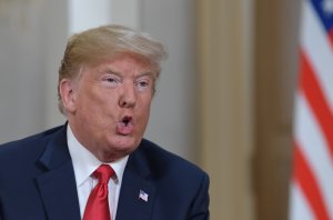 Трамп пригрозил санкциями всем, кто не захочет торговать на условиях США