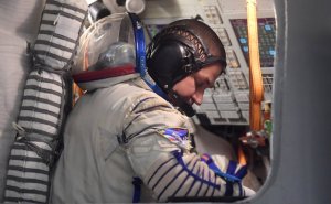 Экипаж МКС выйдет в космос и вскроет обшивку «Союза» из-за дыры