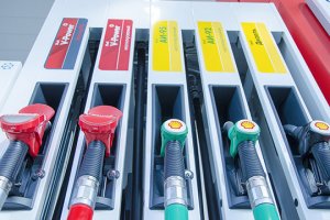 Нефтяникам одобрили компенсацию в 630 млрд рублей за сдерживание цен на бензин