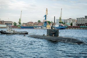 Новую подводную лодку "Кронштадт" спустили на воду в Петербурге
