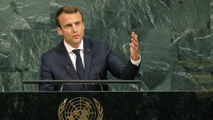 Макрон считает, что мир в Сирии должен быть установлен под контролем не только стран-гарантов Астанинского процесса, но и Великобритании, Германии, США, Франции, Египта, Иордании и Саудовской Аравии