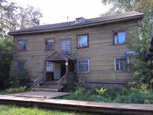 Управляющие компании Кирова бросили аварийные дома на произвол судьбы