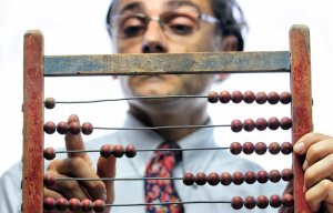 Правительство России задумалось об изменении формулы расчета страховых пенсий россиян.  Возможно, балльная формула, зависящая от трудового стажа, будет отменена