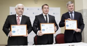 Воронежский губернатор уволил своего зама, выплатил ему 23 оклада за выход на пенсию и через два дня нанял его обратно