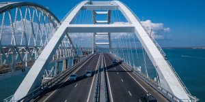 Крымский мост открыли для движения грузовых автомобилей