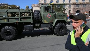 Рада приняла закон о замене воинского приветствия лозунгом "Слава Украине!"