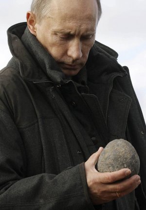 Путин призвал увеличить зарплаты и доходы граждан