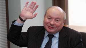 Пятничное: Научный руководитель Высшей школы экономики Ясин поддержал идею присвоения имени Егора Гайдара одному из аэропортов московского авиаузла