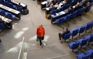 Меркель не будет выдвигать свою кандидатуру на выборах лидера Христианско-демократического союза в декабре, но намерена сохранить за собой пост канцлера Германии