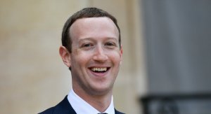 Facebook ежемесячно посещают более двух миллиардов человек. Квартальная прибыль превысила 5 млрд долларов