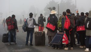 20 тысяч вооруженных холодным оружием мигрантов из Пакистана, Ирана, Алжира и Марокко готовы прорваться в ЕС