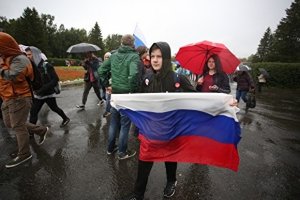 Единоросс предложил лишать прав родителей, чьи дети участвуют в митингах