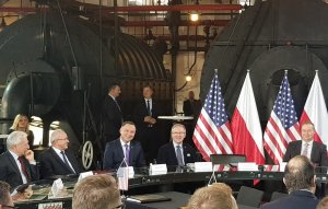 Польша подписала с США контракт на поставки СПГ в течение 24 лет