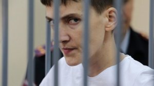 Савченко будут возить по Украине в клетке