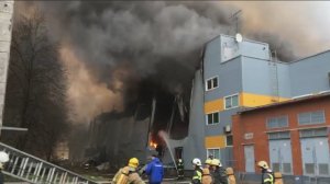 В Санкт-Петербурге загорелся супермаркет "Лента"