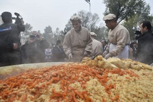 В Душанбе приготовили более 10 тонн плова