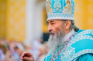 "Президент кричал в трубку". Новые подробности Собора УПЦ, где Онуфрий говорил по телефону с Порошенко
