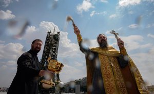 Сможет ли Россия вновь стать ведущей космической державой? Такие разные пути в космос: российский и американский. Какой лучше? Время покажет