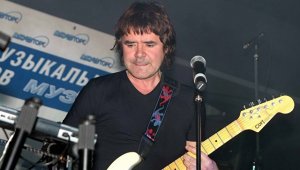 Умер певец Евгений Осин