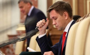 Правительство предложило ИТ-компаниям брать льготные кредиты по ставке вдвое дешевле с компенсацией до 50%. В бюджете на три года на это заложено более ₽12 млрд. Проблема в обеспечении залогов банкам