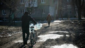 Украинский генерал рассказал о советах США устроить "революцию" в Донбассе