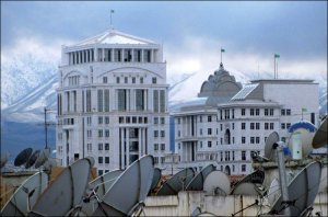 Власти Туркменистана запретили продажу спутниковых антенн