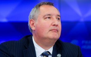 Рогозин: Роскосмос никогда не обвинял астронавтов NASA в проделывании дыры в "Союзе"