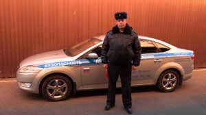 Петербургский полицейский спас жизнь автомобилисту (Год назад этот же полицейский спас мужчину, который пытался покончить с собой)
