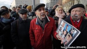 "Это месть ФСБ". Льва Пономарева арестовали на 25 суток