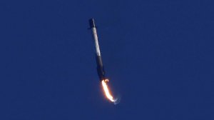 Первая ступень ракеты Falcon 9 упала в Атлантический океан при попытке посадки
