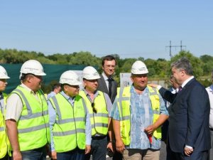 Порошенко надел "белую каску". Силовики готовят провокацию с химатакой в Донбассе, заявили в ДНР