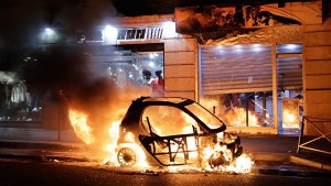 Франция расследует "причастность России" к протестам "желтых жилетов"