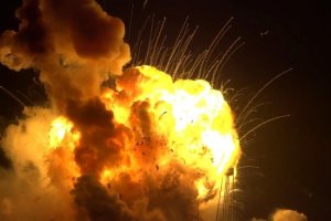 Видеофакт: неудачный пуск ракеты С-300 спровоцировал сильнейший пожар