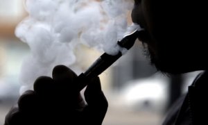 Исследование в США выявило тревожный рост курения вейпа среди подростков