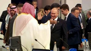 Друг в беде: Россия согласилась с тем, чтобы сократить добычу нефти исключительно как одолжение Саудовской Аравии