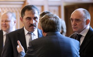 Проведенные для Кремля опросы показали снижение рейтингов 30 губернаторов за полгода