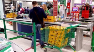 Россия с нового года ограничивает нормы ввоза продуктов питания и товаров из Финляндии. В Финляндии опасаются, что в связи с новыми правилами количество российских шопинг-туристов может сократиться