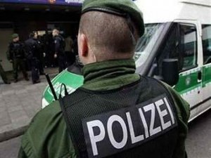 В Германии арестован 20-летний школьник, он в декабре опубликовал в интернете личные данные немецких политиков