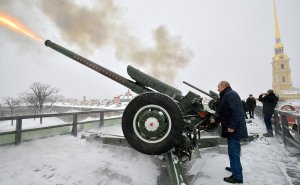 Путин вспомнил о получении звания лейтенанта артиллерии