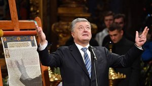 Порошенко на вопрос о коррупции ответил: "Слава Украине!"