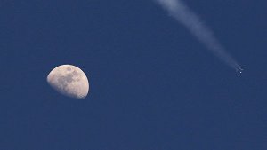 Россия построит лунный "Союз" за свой счет, сообщили в космической отрасли