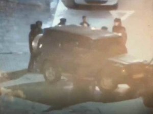 Гангстерские разборки в Москве: бизнесмен расстрелял и наехал на бандитов