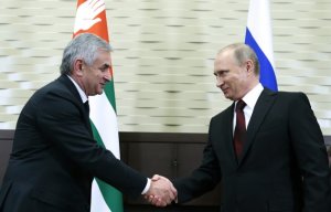 Новый вызов для Москвы: с Абхазией надо что-то делать, но что, не ясно