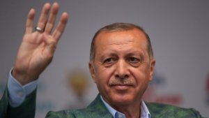 Эрдоган поддержал «брата Мадуро» на фоне попытки переворота в Венесуэле